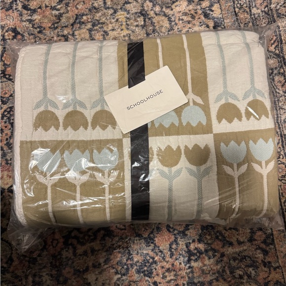 Schoolhouse Electric Tulbend Quilt, light blue, TWIN, NWT! - Picture 3 of 6